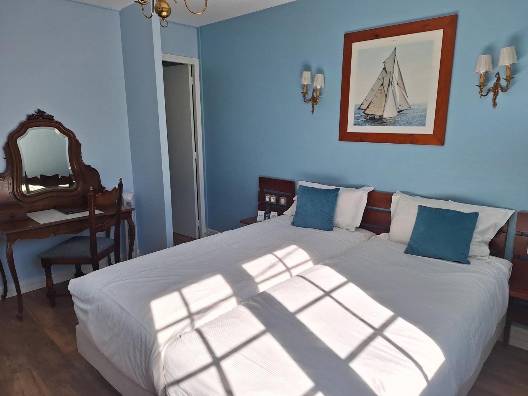 Hotel De Charme La Bonne Adresse - Logis Hotels Гавр Экстерьер фото